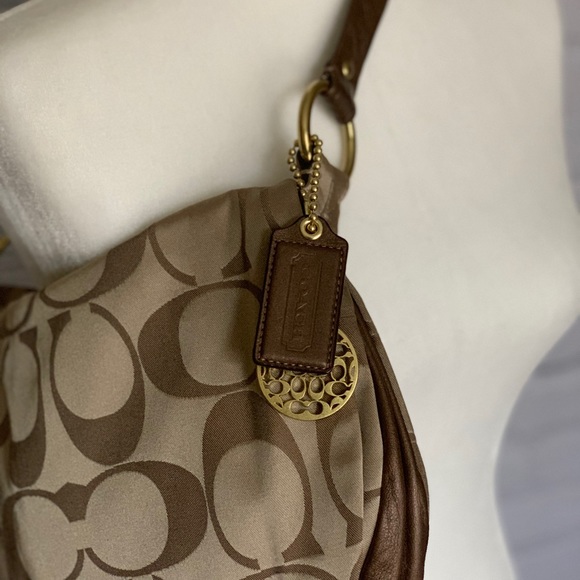 Coach Shoulder Bag - Picture 3 of 4